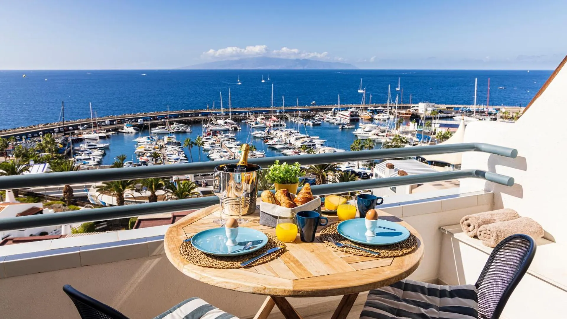 Stunning Sea View Apartment location